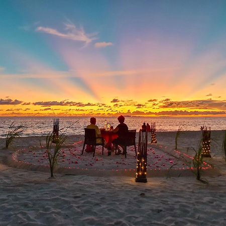 Ukulhas Villa Oceanview Hotel & Spa Екстериор снимка