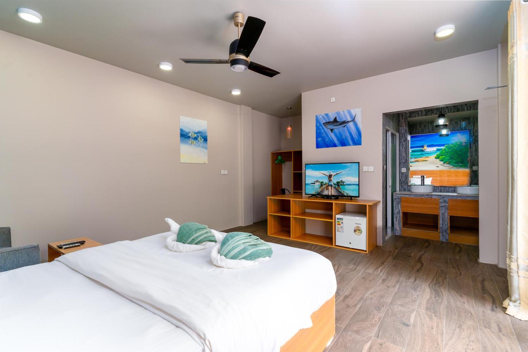 Ukulhas Villa Oceanview Hotel & Spa Екстериор снимка