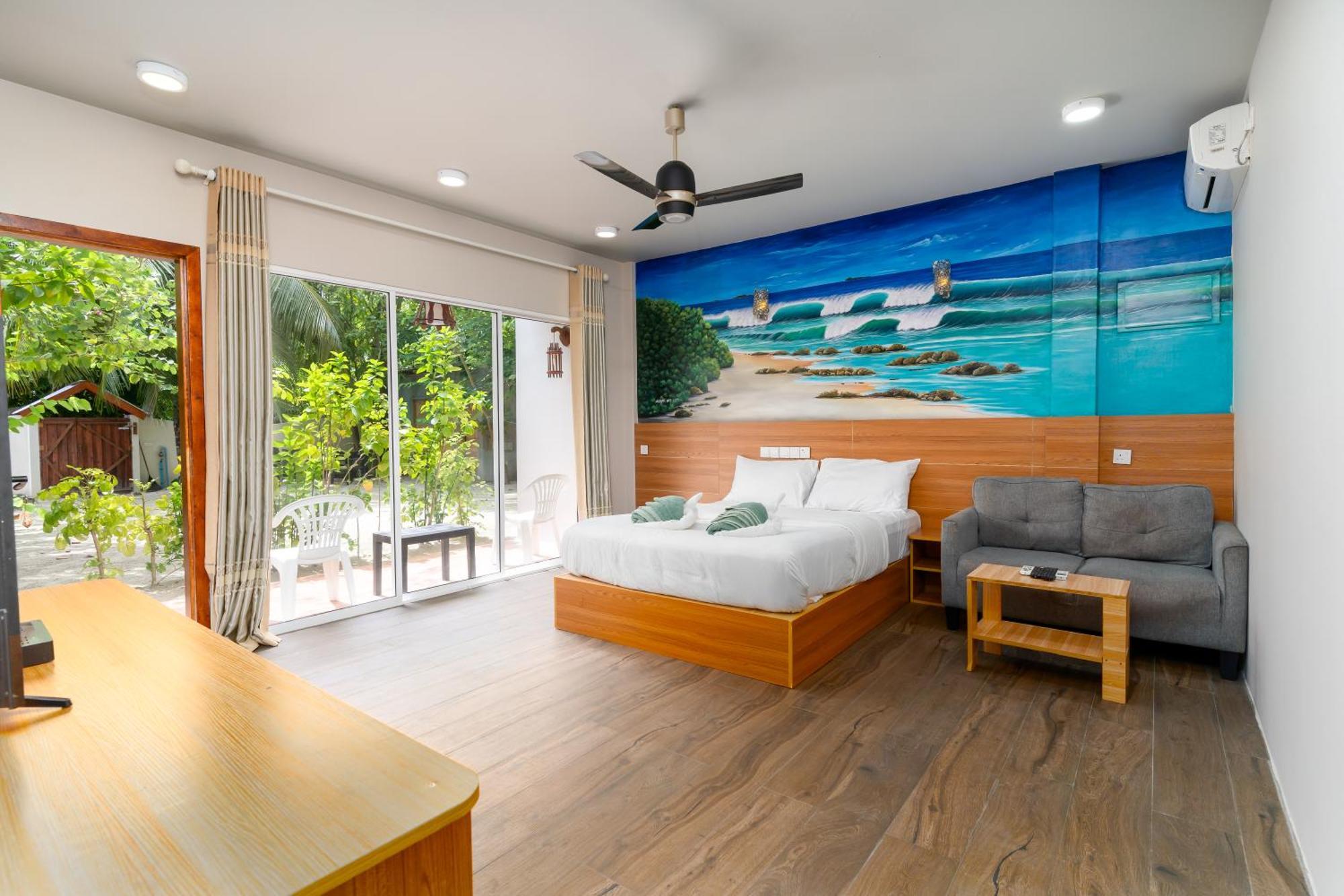 Ukulhas Villa Oceanview Hotel & Spa Екстериор снимка