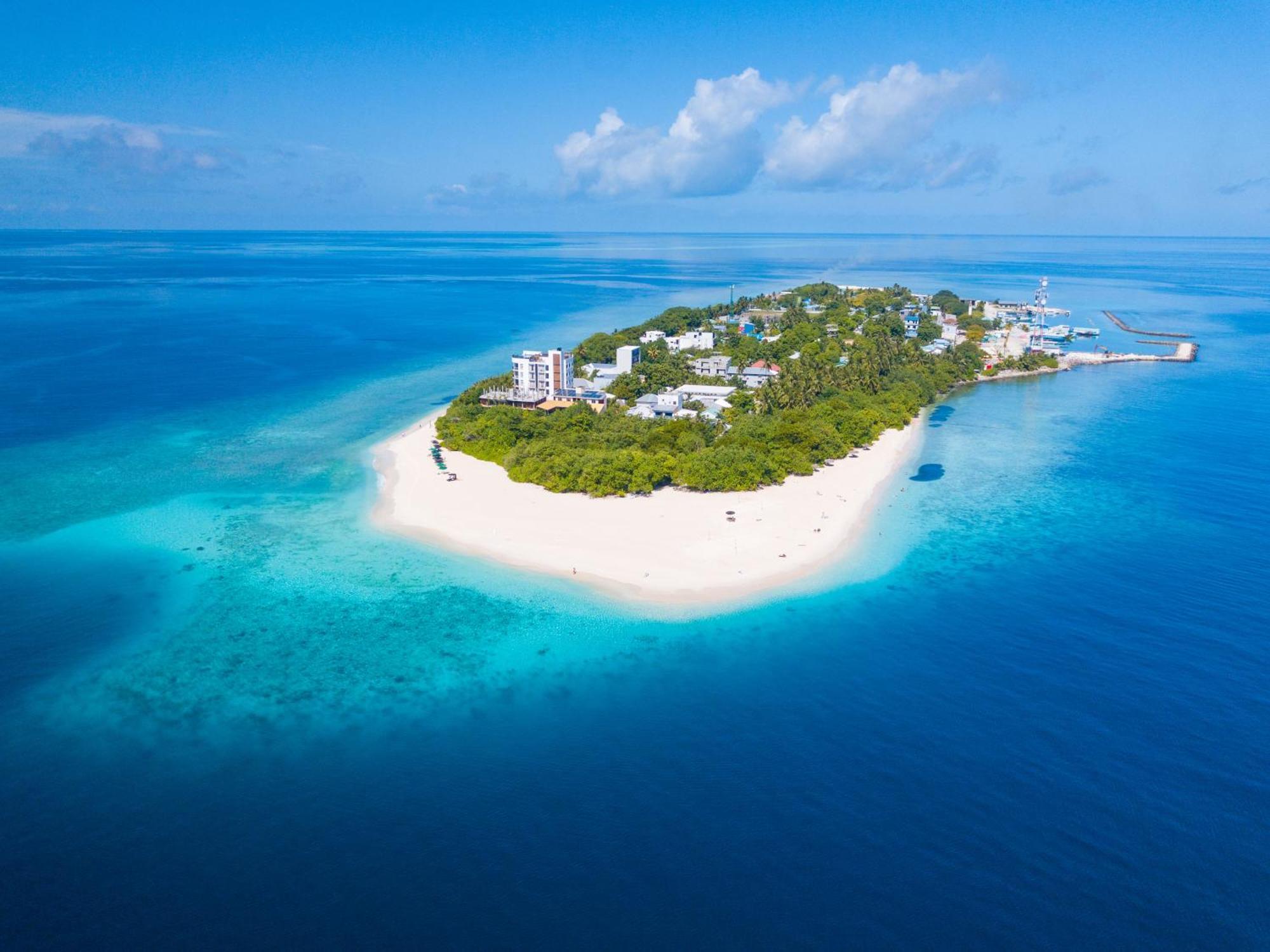 Ukulhas Villa Oceanview Hotel & Spa Екстериор снимка