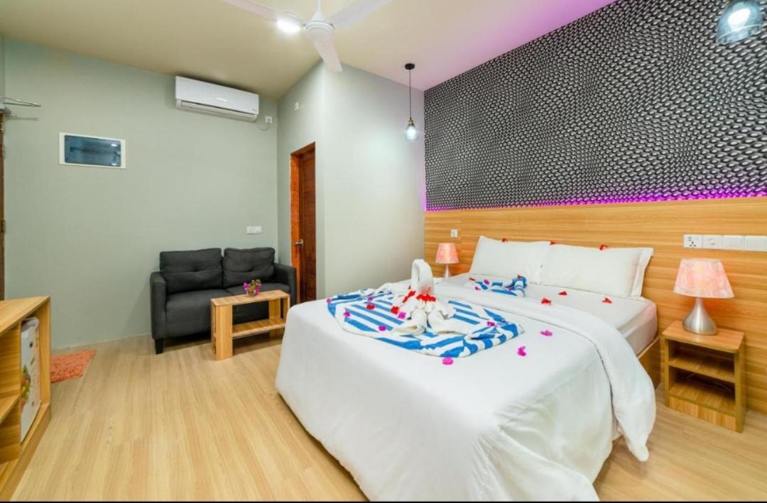 Ukulhas Villa Oceanview Hotel & Spa Екстериор снимка