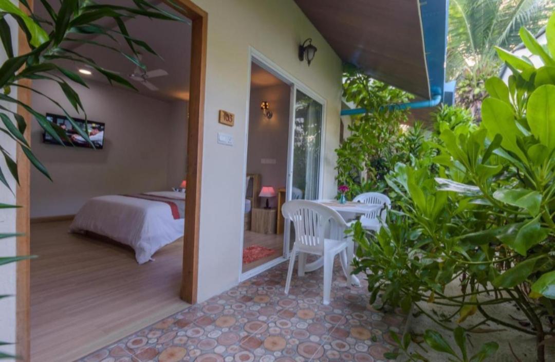 Ukulhas Villa Oceanview Hotel & Spa Екстериор снимка